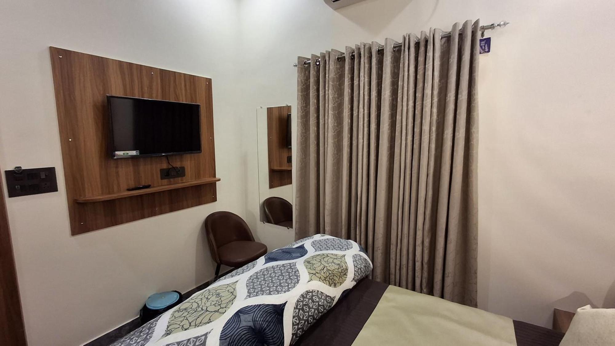 Shri Harihar Dham Otel Mathura Dış mekan fotoğraf