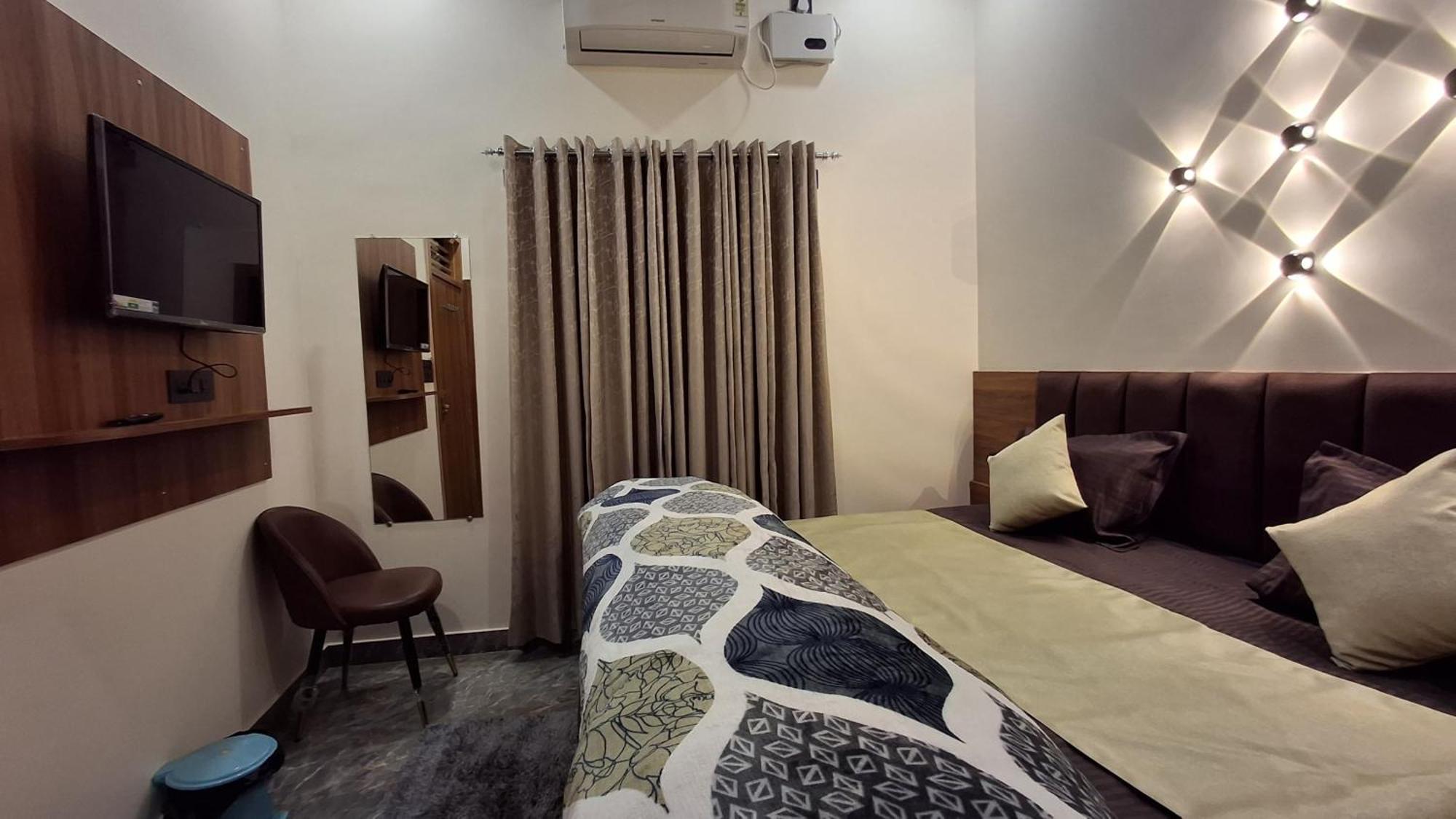 Shri Harihar Dham Otel Mathura Dış mekan fotoğraf